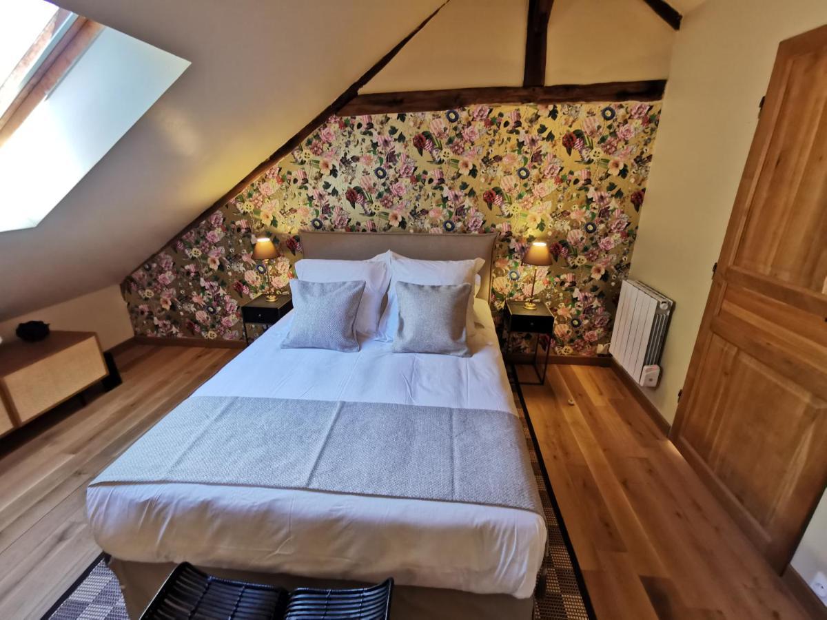 Maison D'Hotes Les Jardins Saint Eloi Le Lonzac Luaran gambar
