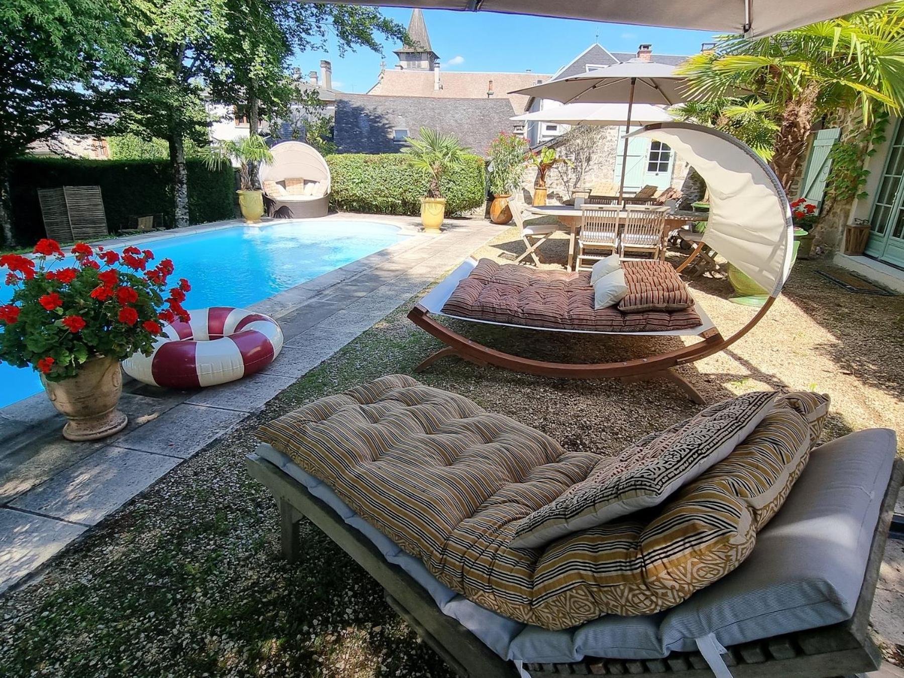 Maison D'Hotes Les Jardins Saint Eloi Le Lonzac Luaran gambar