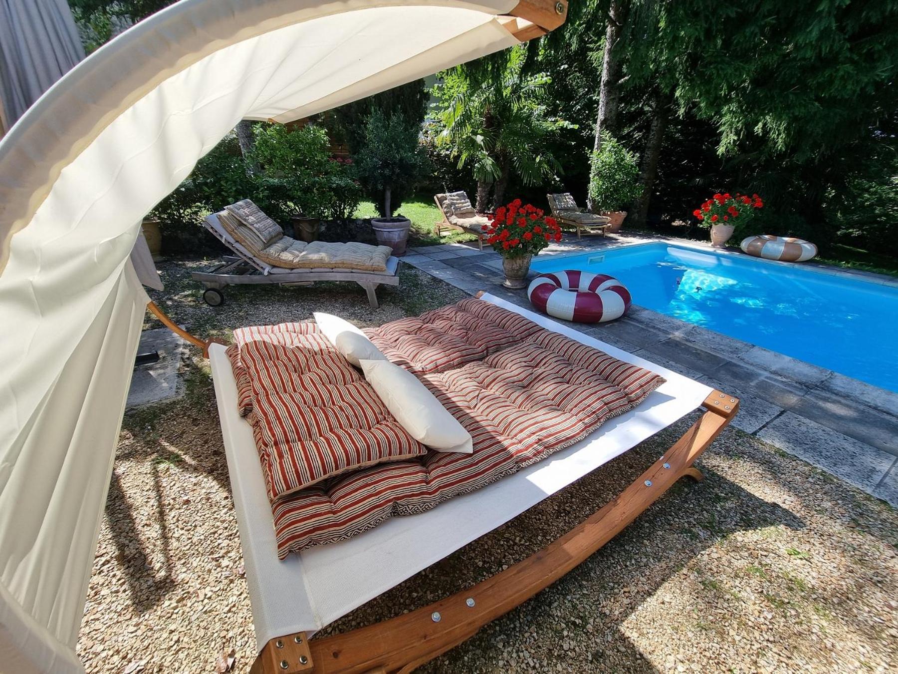Maison D'Hotes Les Jardins Saint Eloi Le Lonzac Luaran gambar