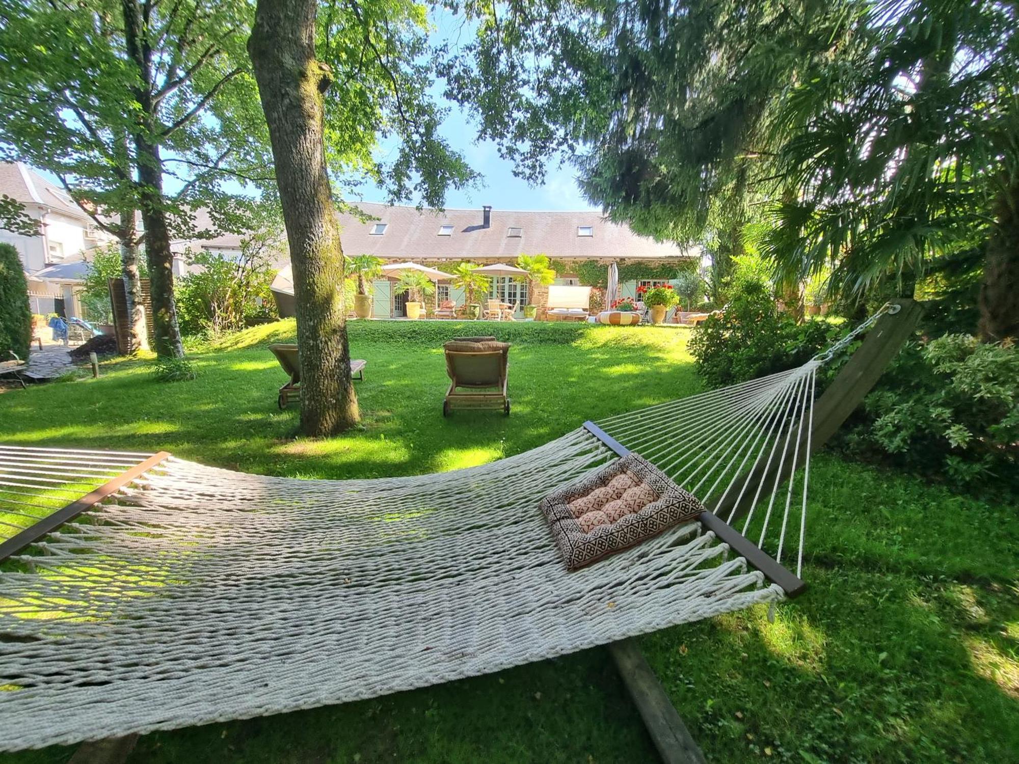 Maison D'Hotes Les Jardins Saint Eloi Le Lonzac Luaran gambar