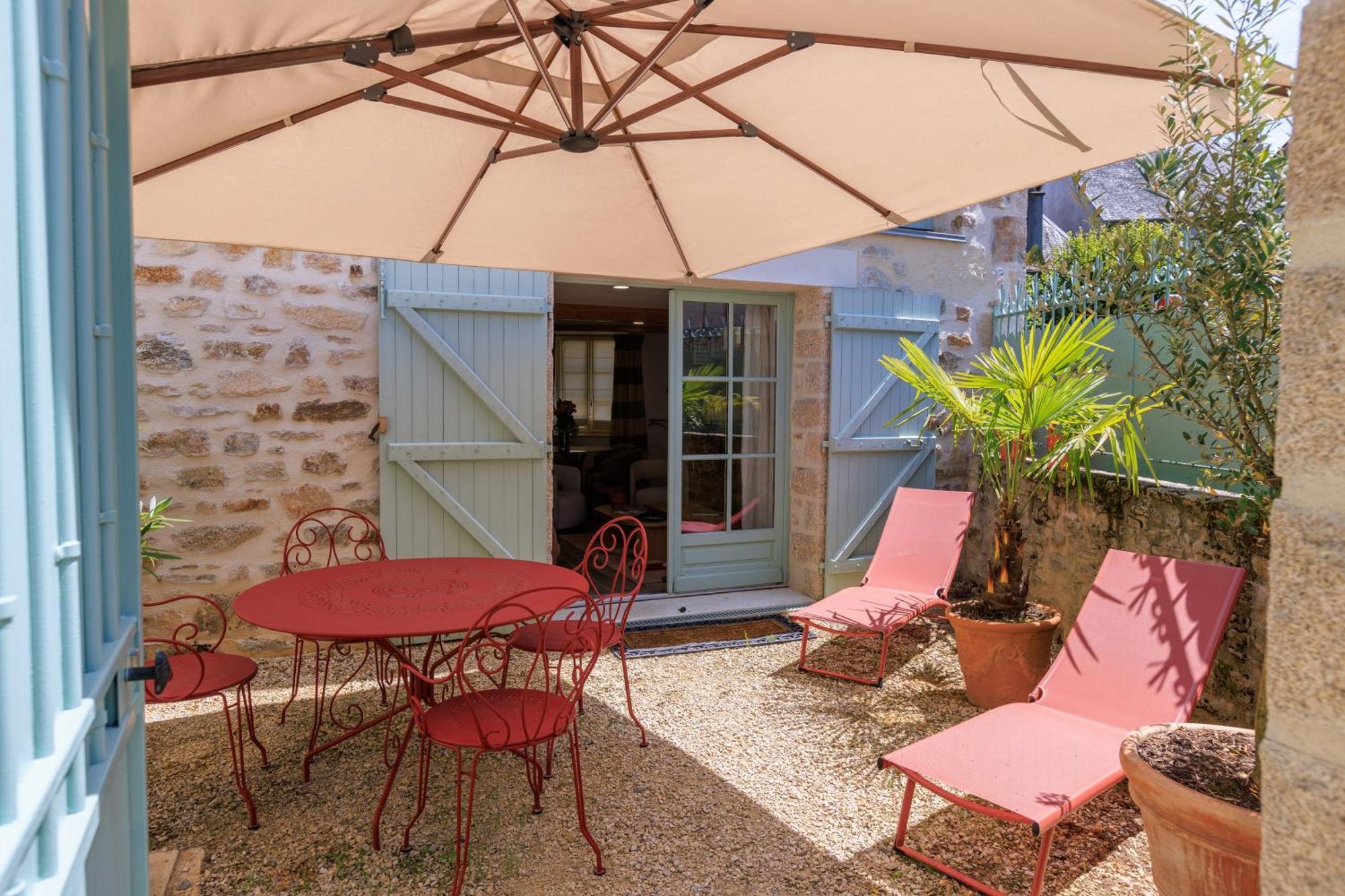 Maison D'Hotes Les Jardins Saint Eloi Le Lonzac Luaran gambar