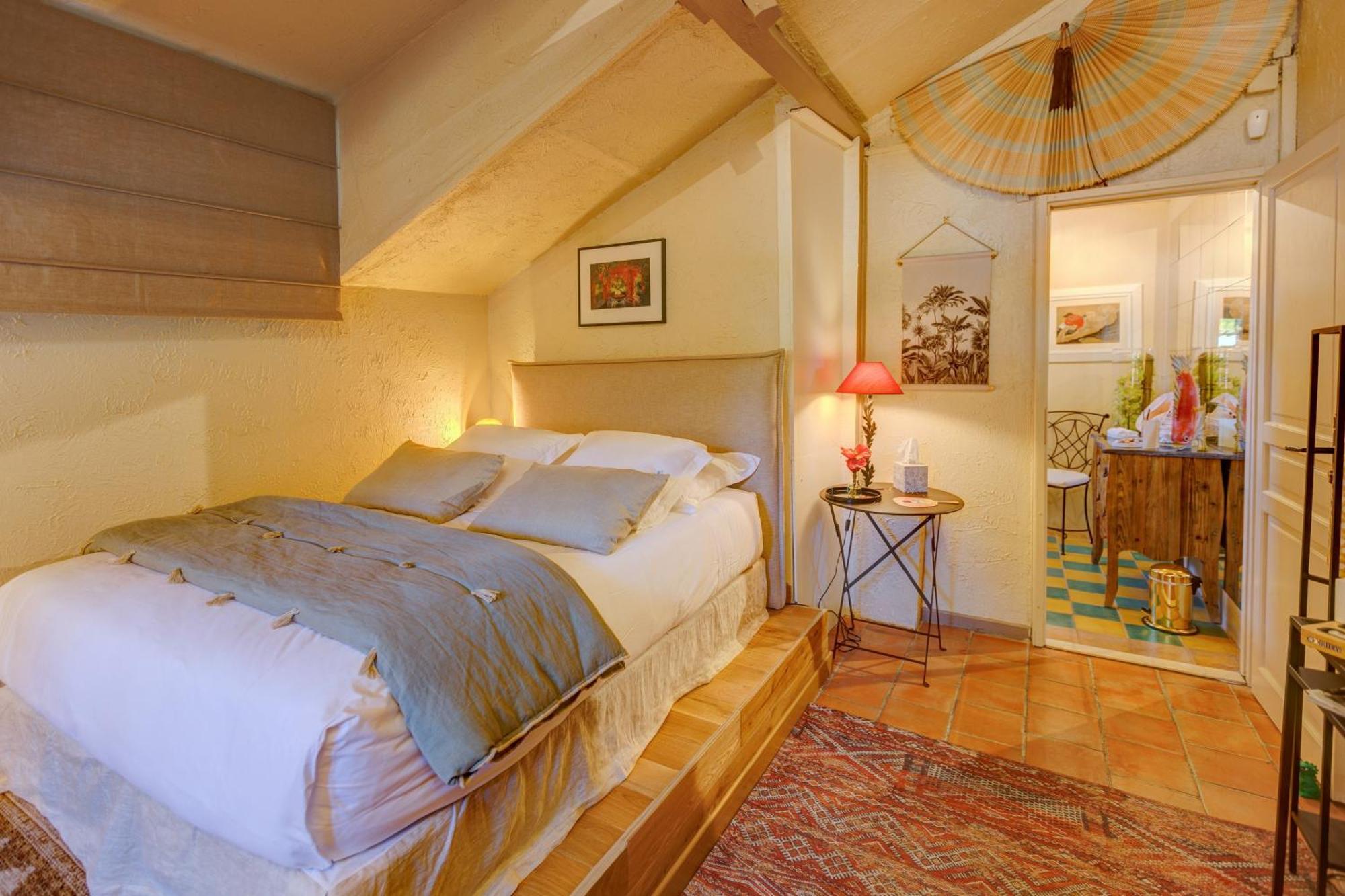 Maison D'Hotes Les Jardins Saint Eloi Le Lonzac Luaran gambar