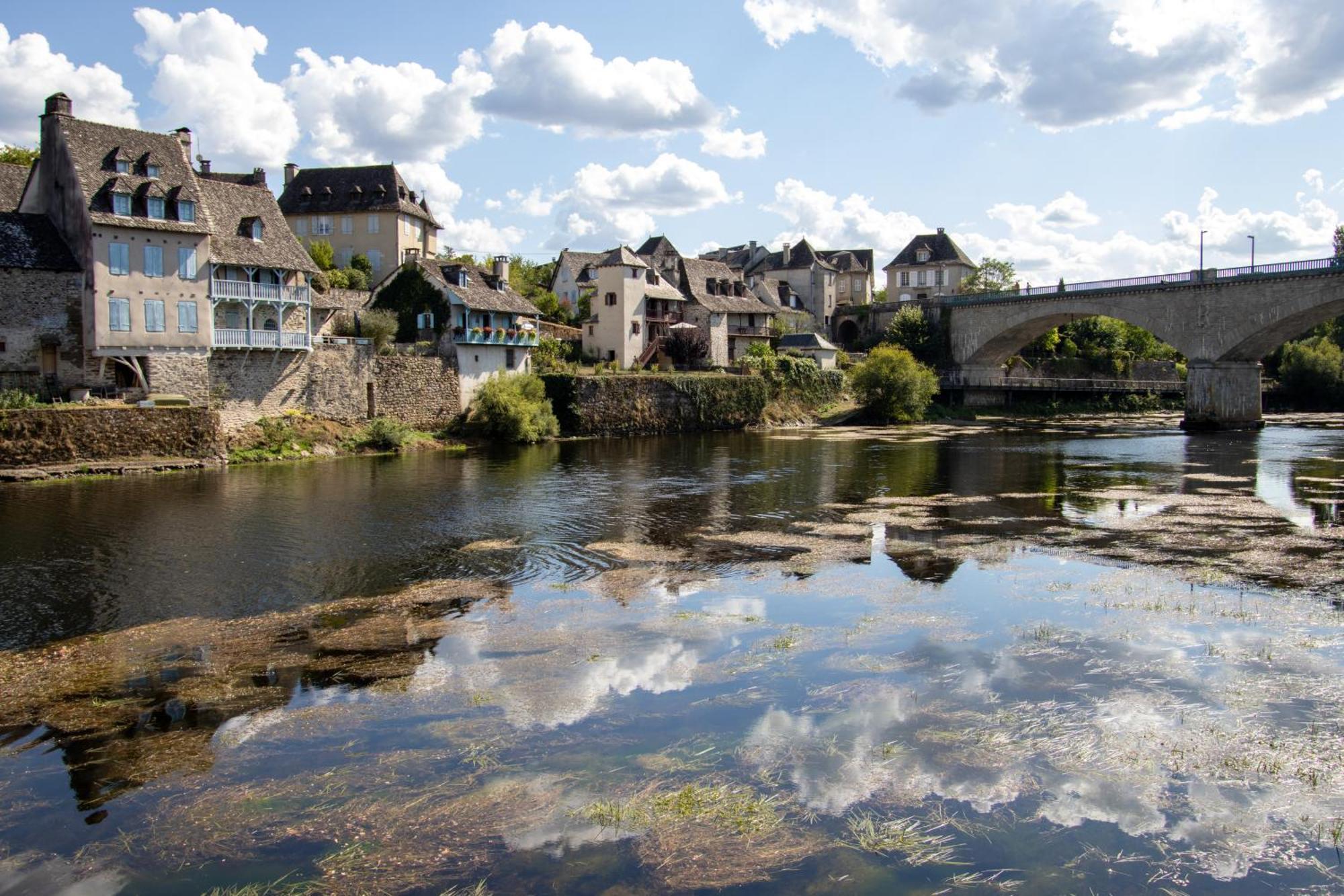 Maison D'Hotes Les Jardins Saint Eloi Le Lonzac Luaran gambar