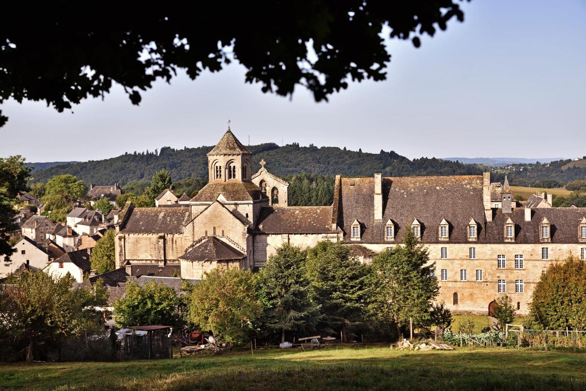Maison D'Hotes Les Jardins Saint Eloi Le Lonzac Luaran gambar