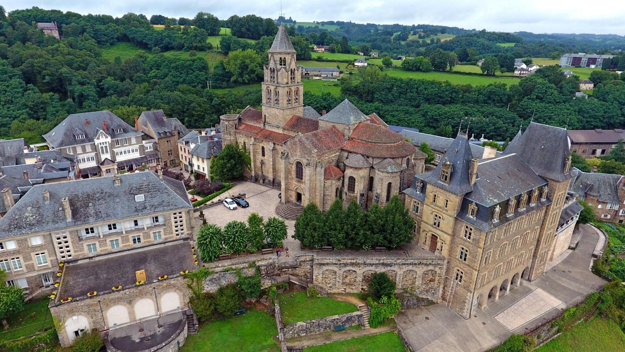 Maison D'Hotes Les Jardins Saint Eloi Le Lonzac Luaran gambar