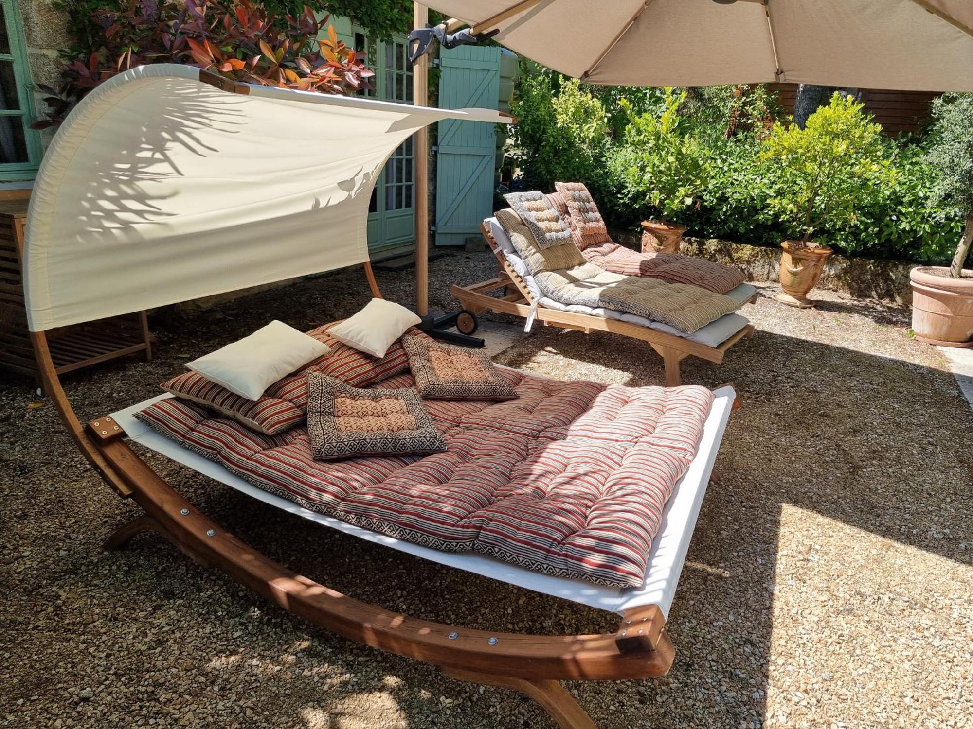 Maison D'Hotes Les Jardins Saint Eloi Le Lonzac Luaran gambar