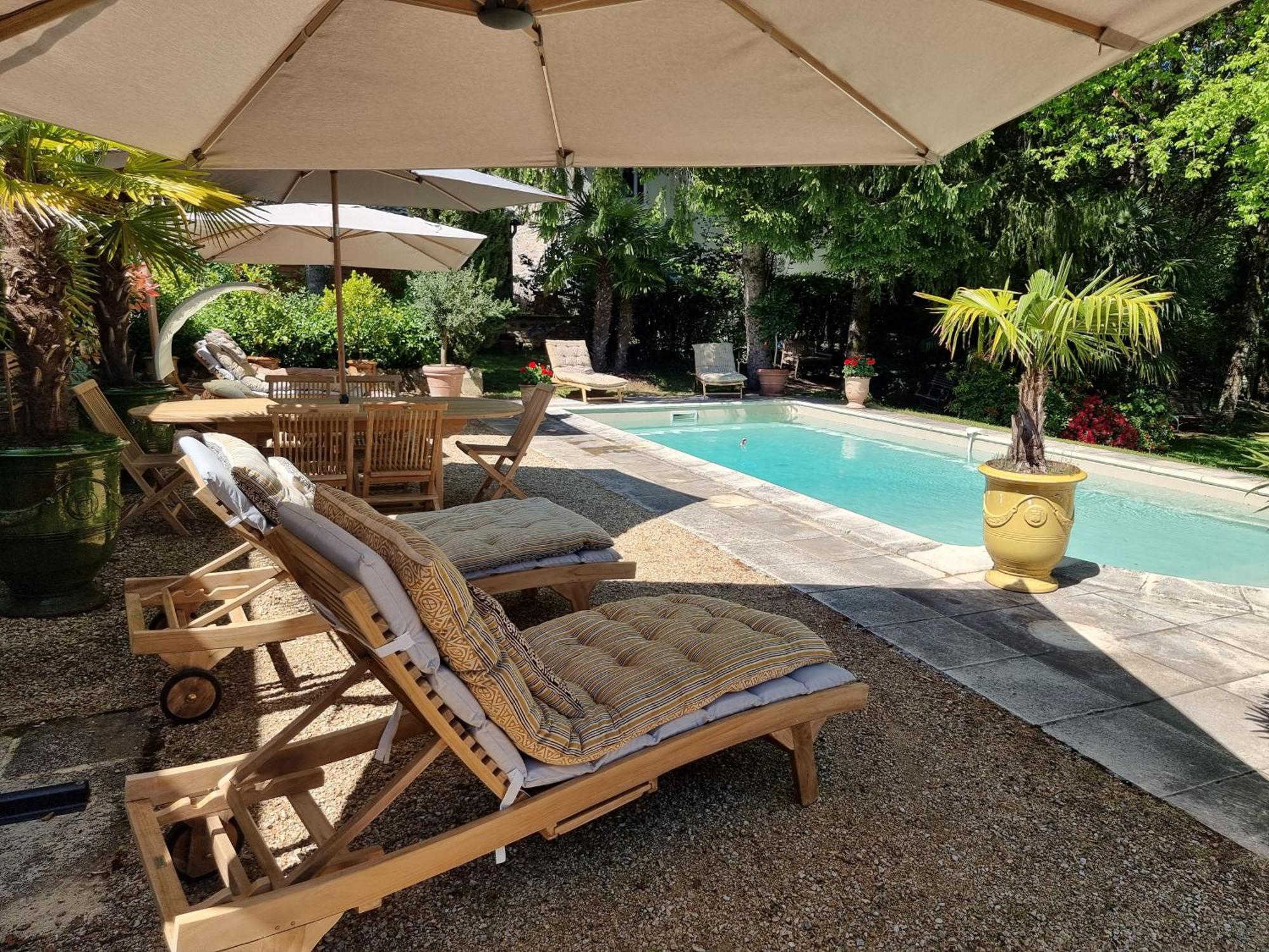 Maison D'Hotes Les Jardins Saint Eloi Le Lonzac Luaran gambar